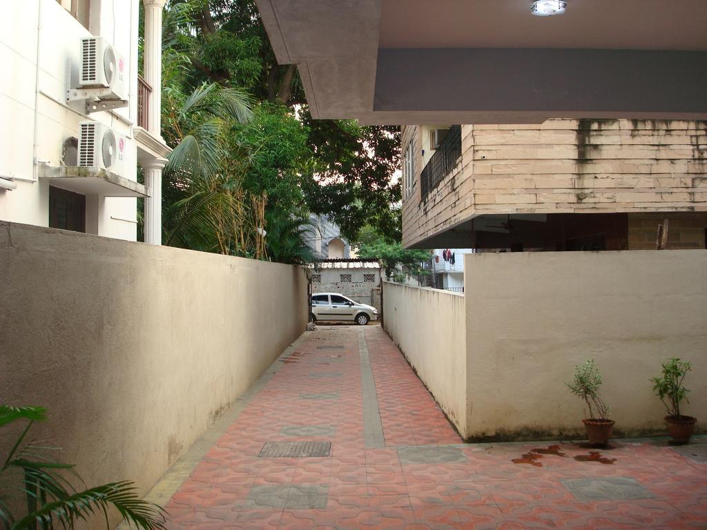 Lloyds Serviced Apartments,Krishna Street,T Nagar Τσενάι Εξωτερικό φωτογραφία